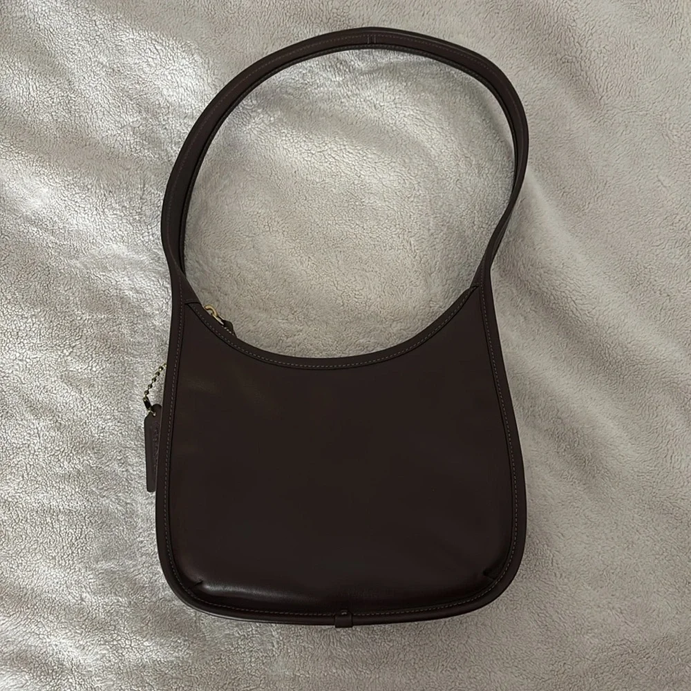 Coach Curve Zip Bag in Maple